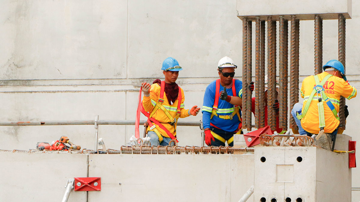 Megawide Construction using SQRIM precast construction methodology